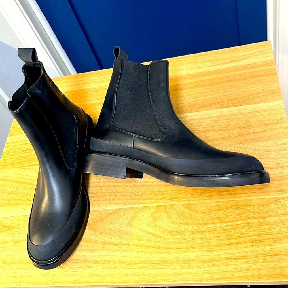 Frame Le Holland Pull On Chelsea Boot in Black Size 9, 39.5, NWOB
